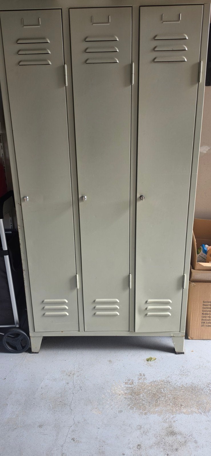 Metalen locker kast met 3 deuren, Ophalen, Gebruikt, Industrieel