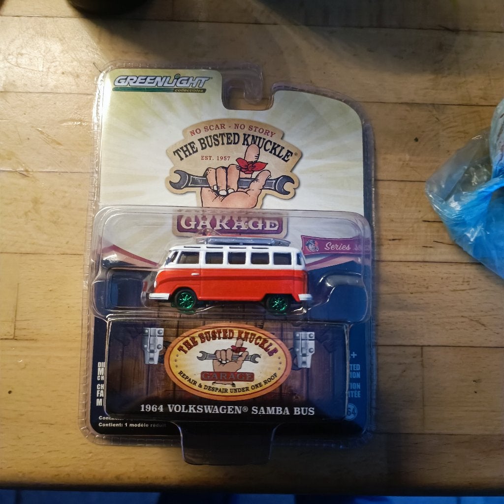 greenlight VW Samba Bus + Surfboards Busted Knuckle Garage, Ophalen of Verzenden, Nieuw, Auto