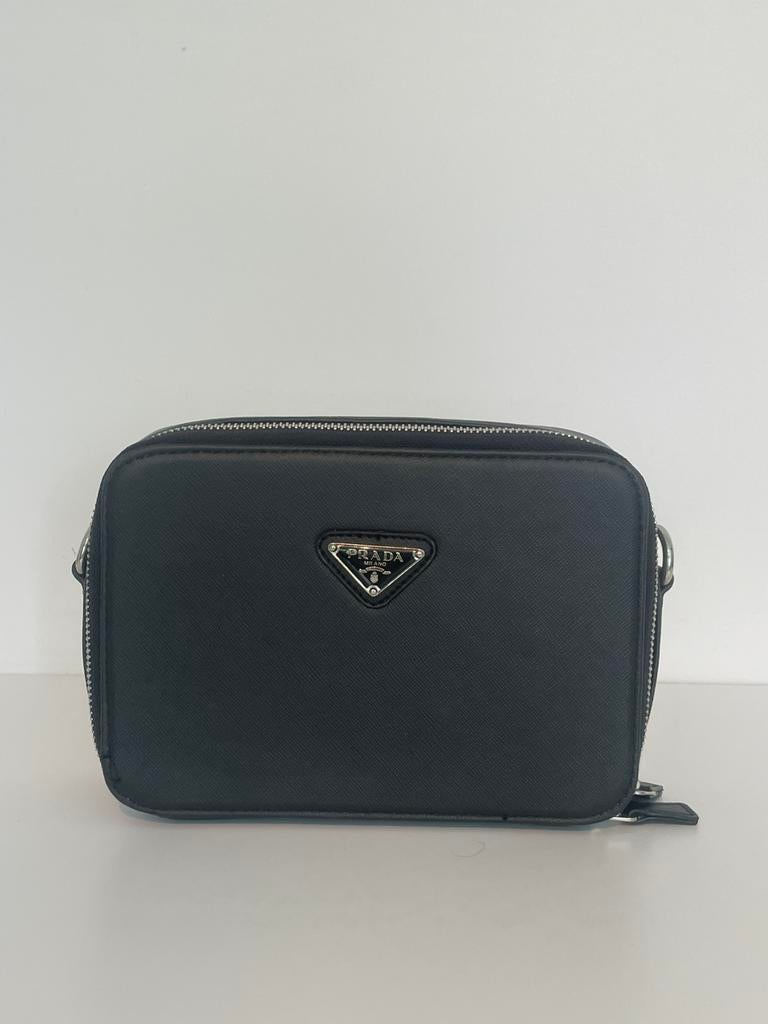 Prada zijtasje, Sieraden, Tassen en Uiterlijk, Tassen | Schoudertassen, Ophalen of Verzenden, Zo goed als nieuw, Zwart