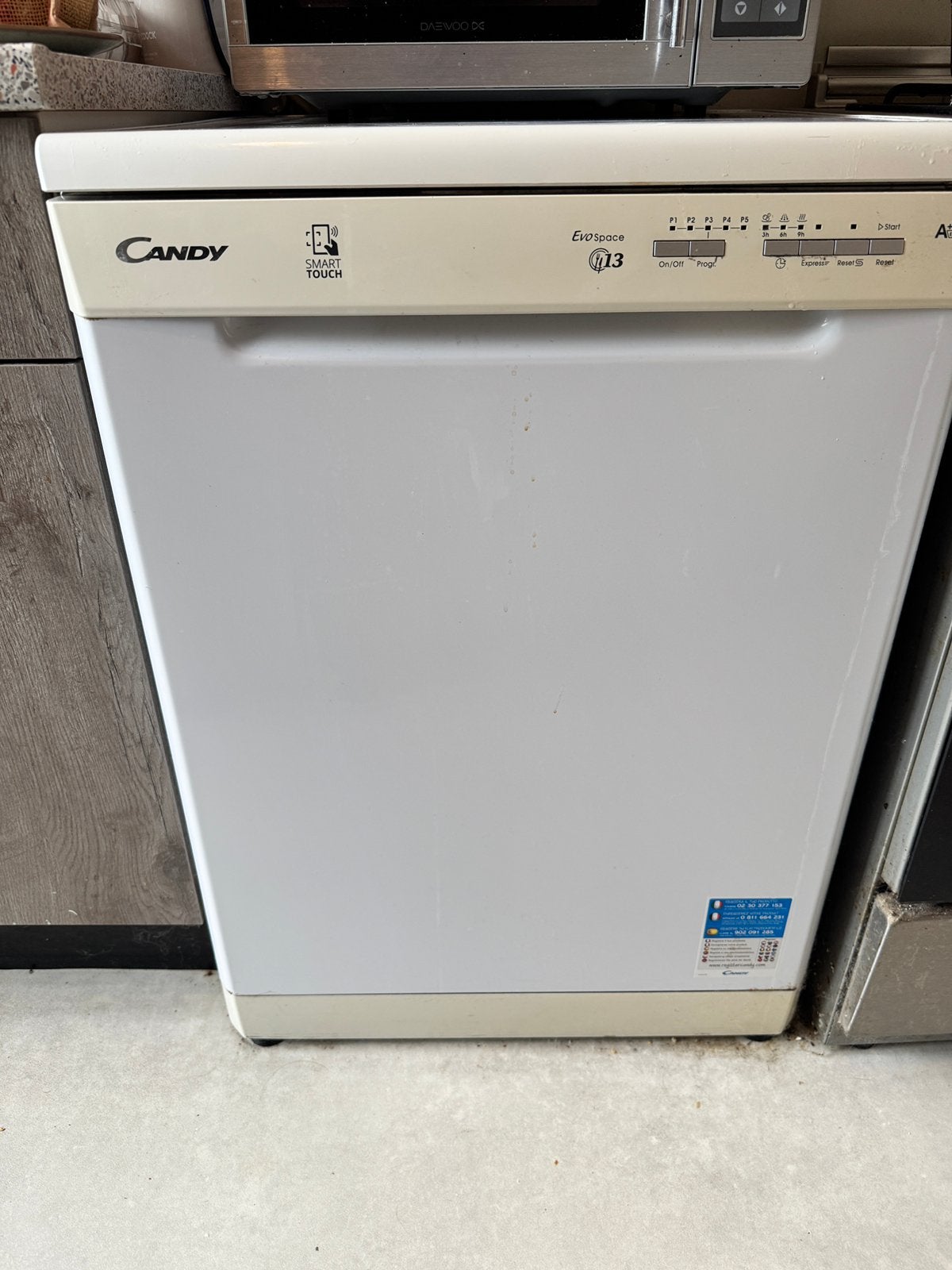 Twee vaatwassers gratis af te halen (deels defect), Ophalen, Minder dan 85 cm, Niet werkend, 45 tot 60 cm