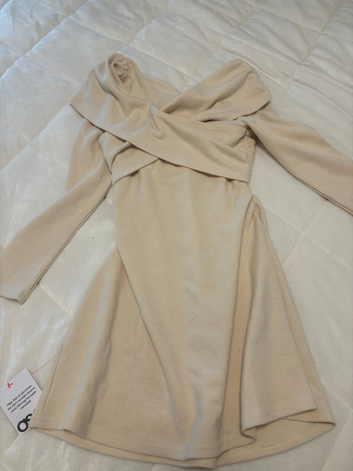 ASOS DESIGN off-shoulder jurk maat 38/40 (M), Maat 38/40 (M), Beige, Ophalen of Verzenden, Zo goed als nieuw