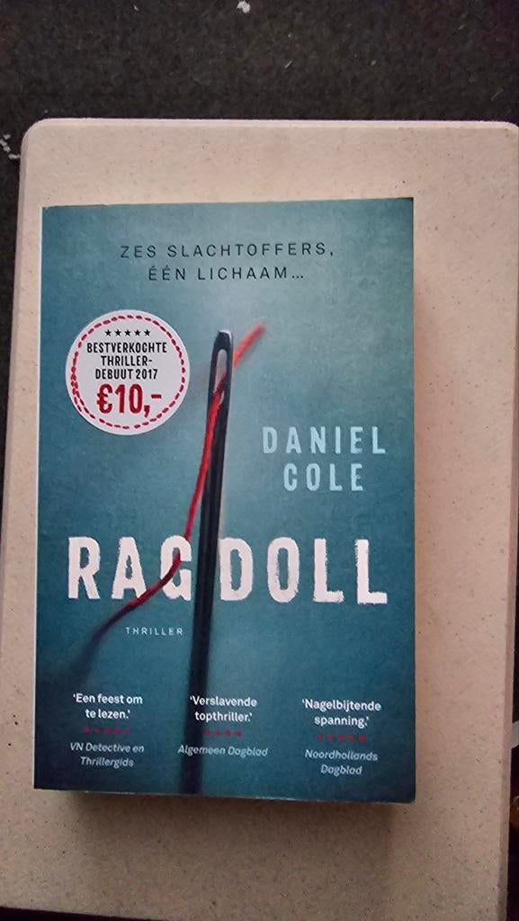 Daniel Cole - Ragdoll, Boeken, Ophalen of Verzenden, Zo goed als nieuw, Daniel Cole