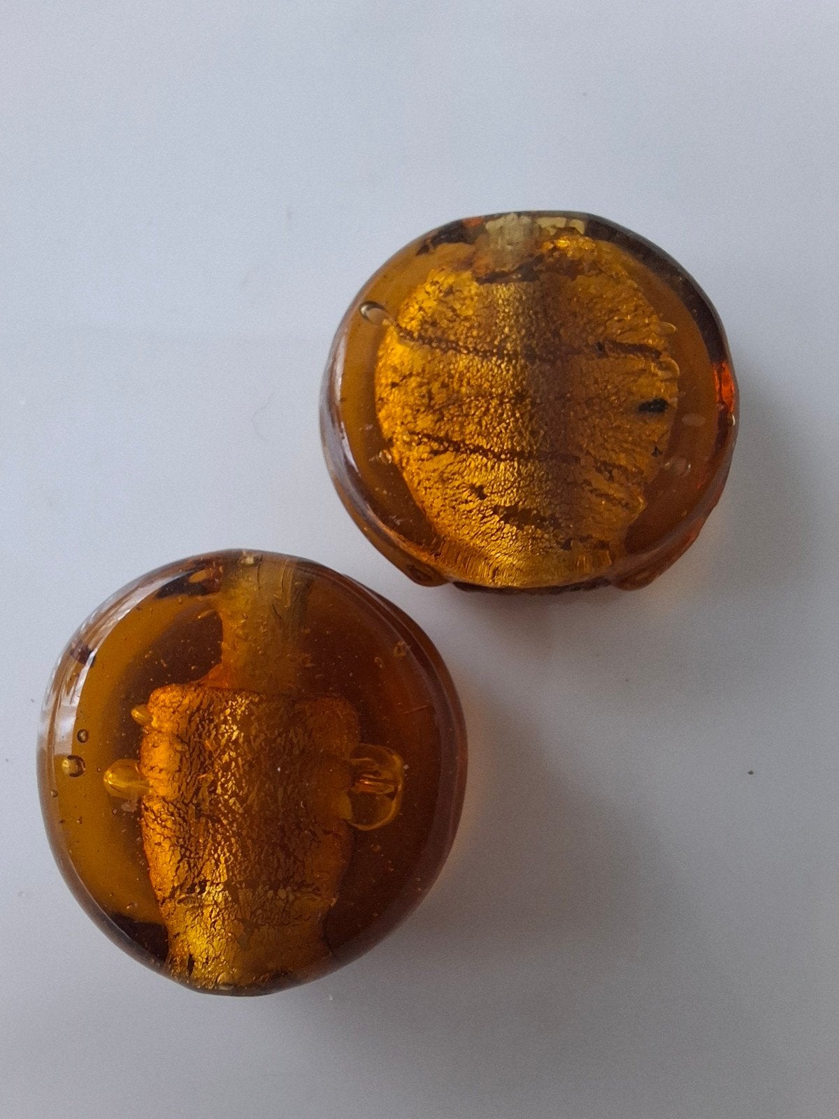 2 grote silverfoil glaskralen oranje bruin kralen, Kraal, -, -, Ophalen of Verzenden