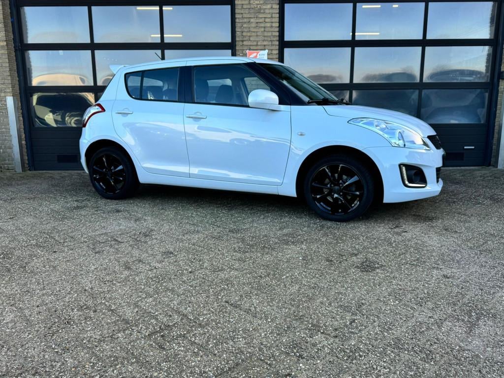Suzuki Swift (bj 2017), Auto's, Voorwielaandrijving, 94 pk, Gebruikt, 400 kg