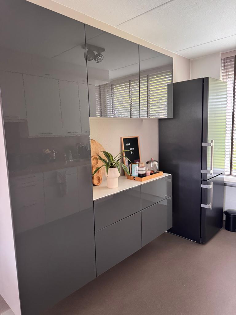 IKEA Besta Kastenwand - Hoogglans Grijs, Huis en Inrichting, Keuken | Complete keukens, Ophalen, Gebruikt, Grijs, Overige typen