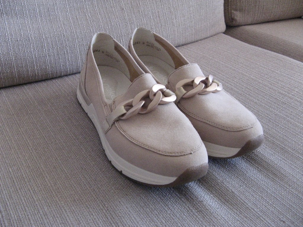 dames schoenen merk rieker, Schoenen met lage hakken, Beige, Ophalen of Verzenden, Zo goed als nieuw