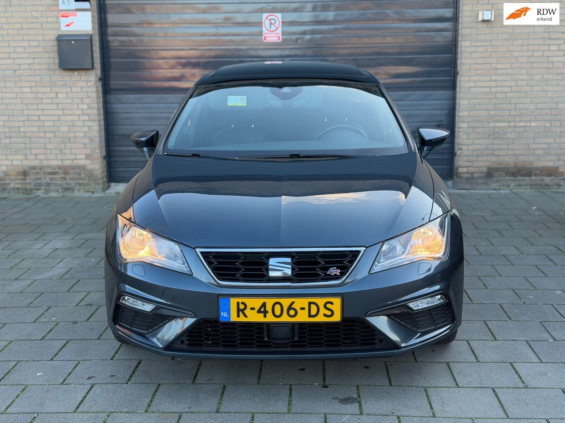 Seat Leon 2.0 TDI FR Business Intense DSG Pano ACC Clima Led, Auto's, Seat, Gebruikt, 4 cilinders, Leon, Leder