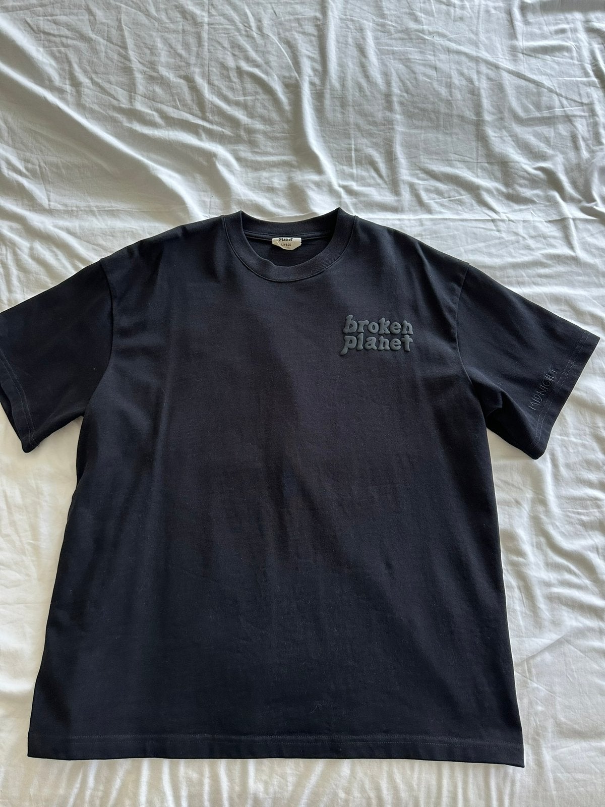 Broken Planet T-shirt, Ophalen of Verzenden, Zo goed als nieuw, Zwart