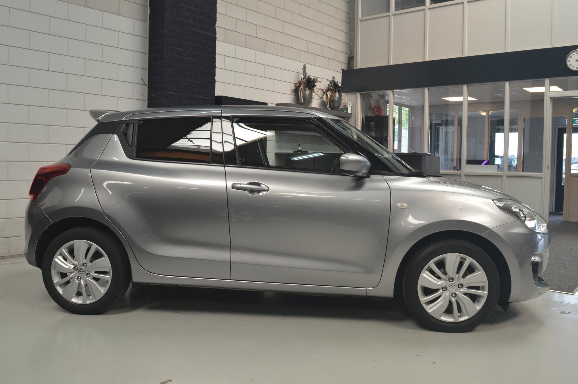 Suzuki Swift 1.2 Select // 77.000 km // AIRCO // CAMERA // C, Auto's, Voorwielaandrijving, Stoelverwarming, Stof, Gebruikt
