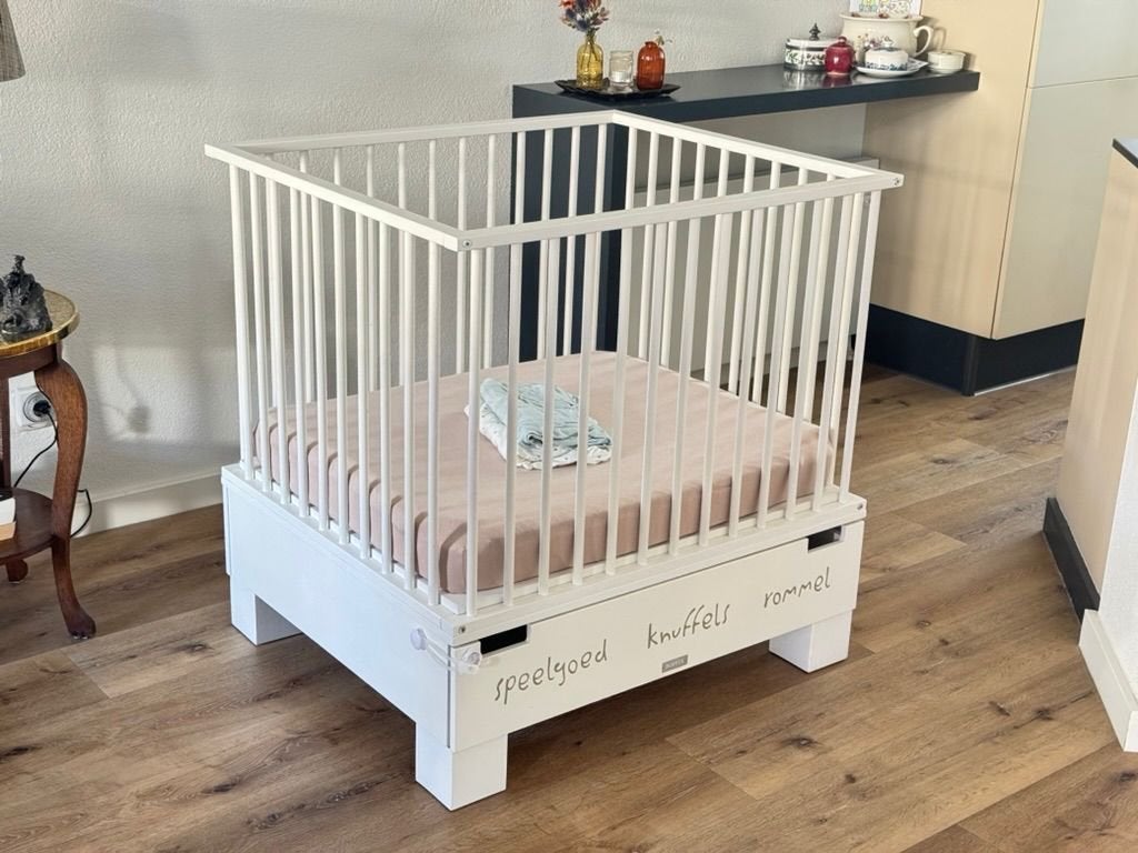 Witte box met lade, in hoogte verstelbaar, Ophalen, Gebruikt, Vierkant, Lade