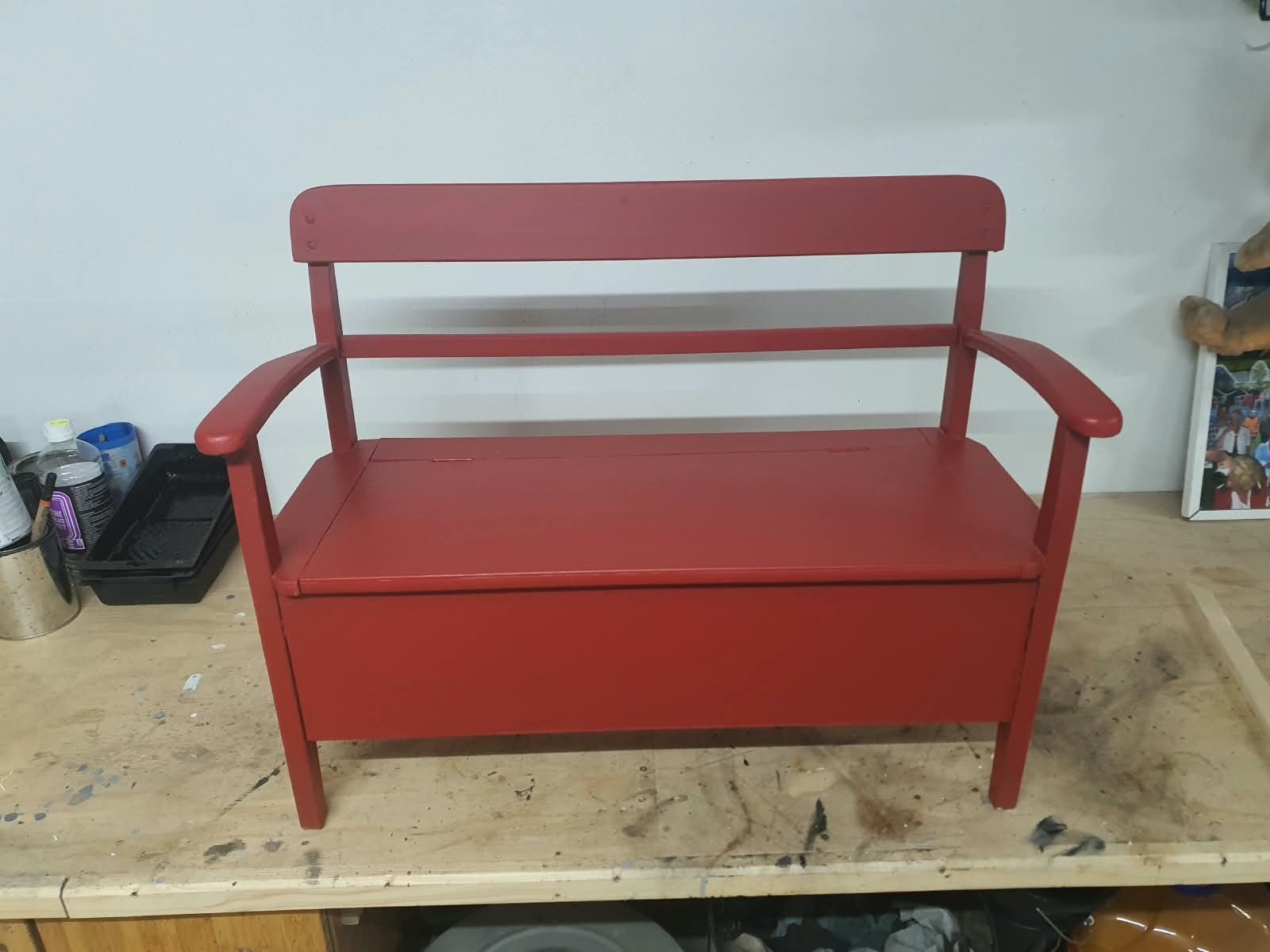 Kinderbankje roestrood met opbergvak - 100x60 cm, Kinderen en Baby's, Kinderkamer | Overige Meubels, Ophalen, Zo goed als nieuw