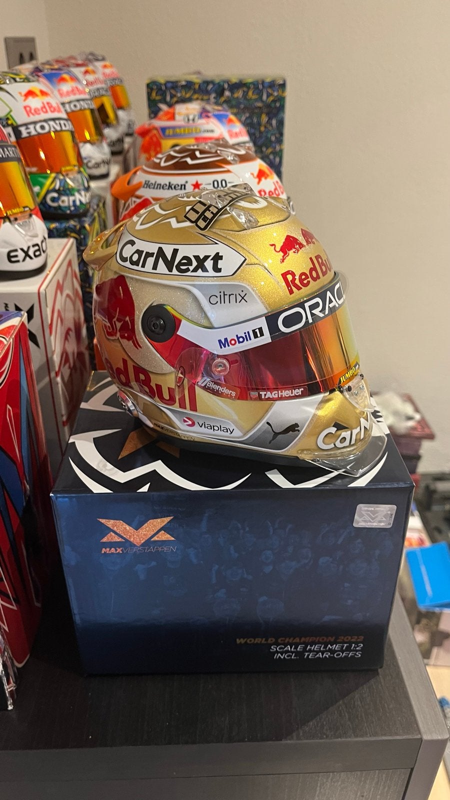 Max Verstappen Helm 1:2 - 2022 Wereldkampioen, Ophalen of Verzenden, Nieuw, Formule 1
