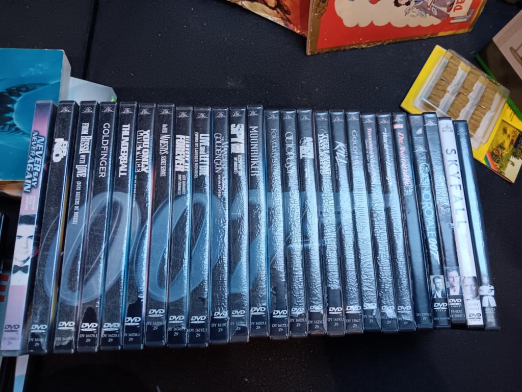 James bond 007 dvd.s 25 x nieuwstaat, Vanaf 12 jaar, Ophalen of Verzenden, Zo goed als nieuw