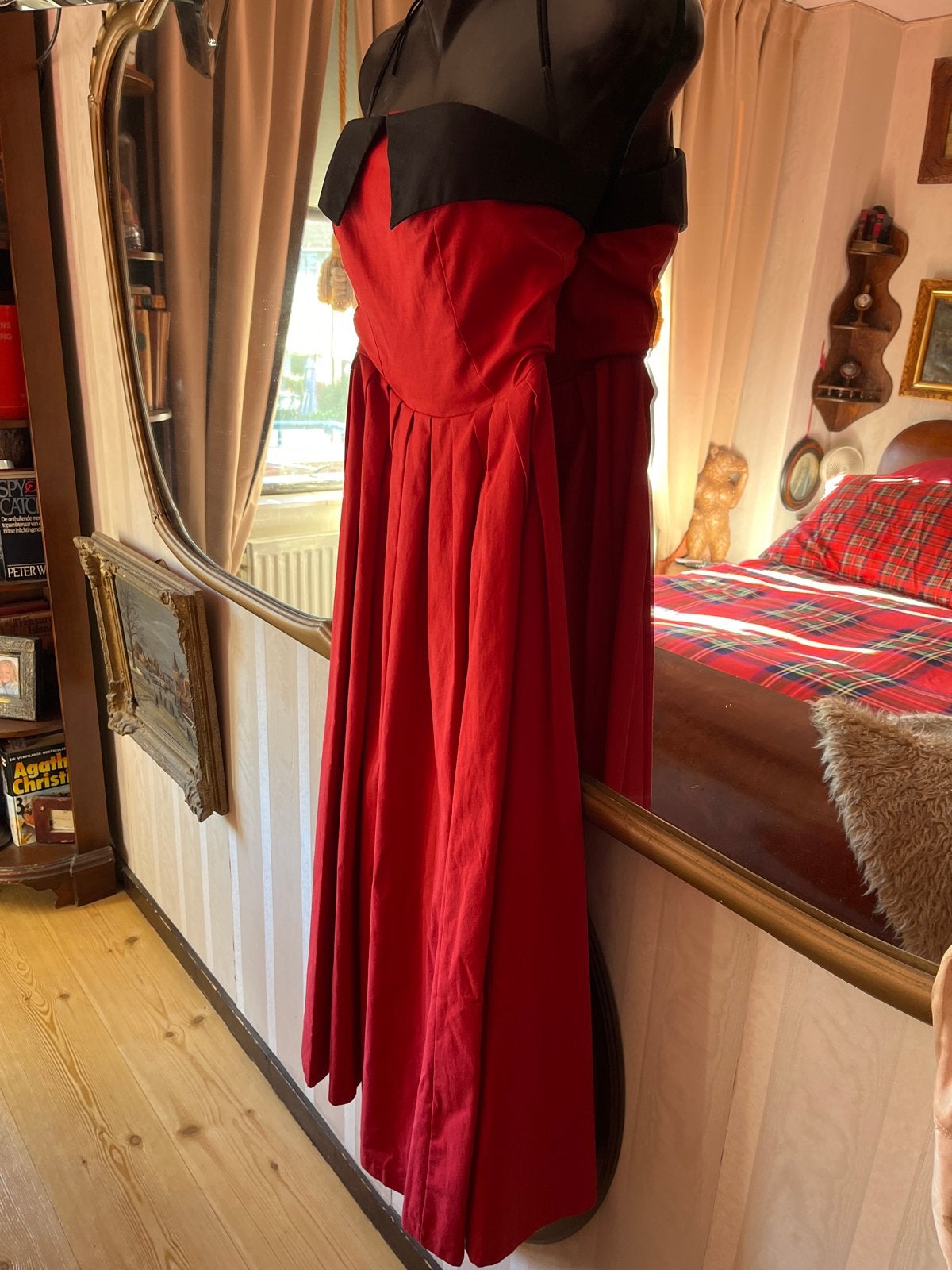Vintage Laura Ashley jurk rood, vermoedelijk showmodel, Kleding | Dames, Ophalen of Verzenden, Zo goed als nieuw, Maat 34 (XS) of kleiner
