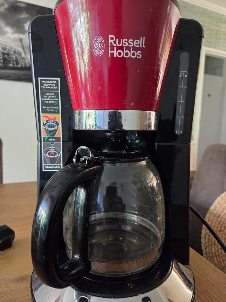 Russell Hobbs Koffiezetapparaat - Rood/Zwart, Ophalen, 10 kopjes of meer, Koffiemachine, Gemalen koffie