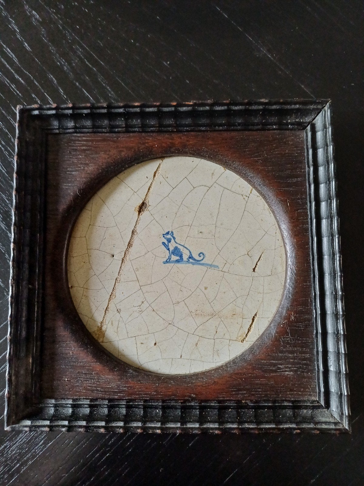 Antiek Delfts Blauw Tegeltje met Hondje in Houten Lijst, Antiek en Kunst, Ophalen of Verzenden