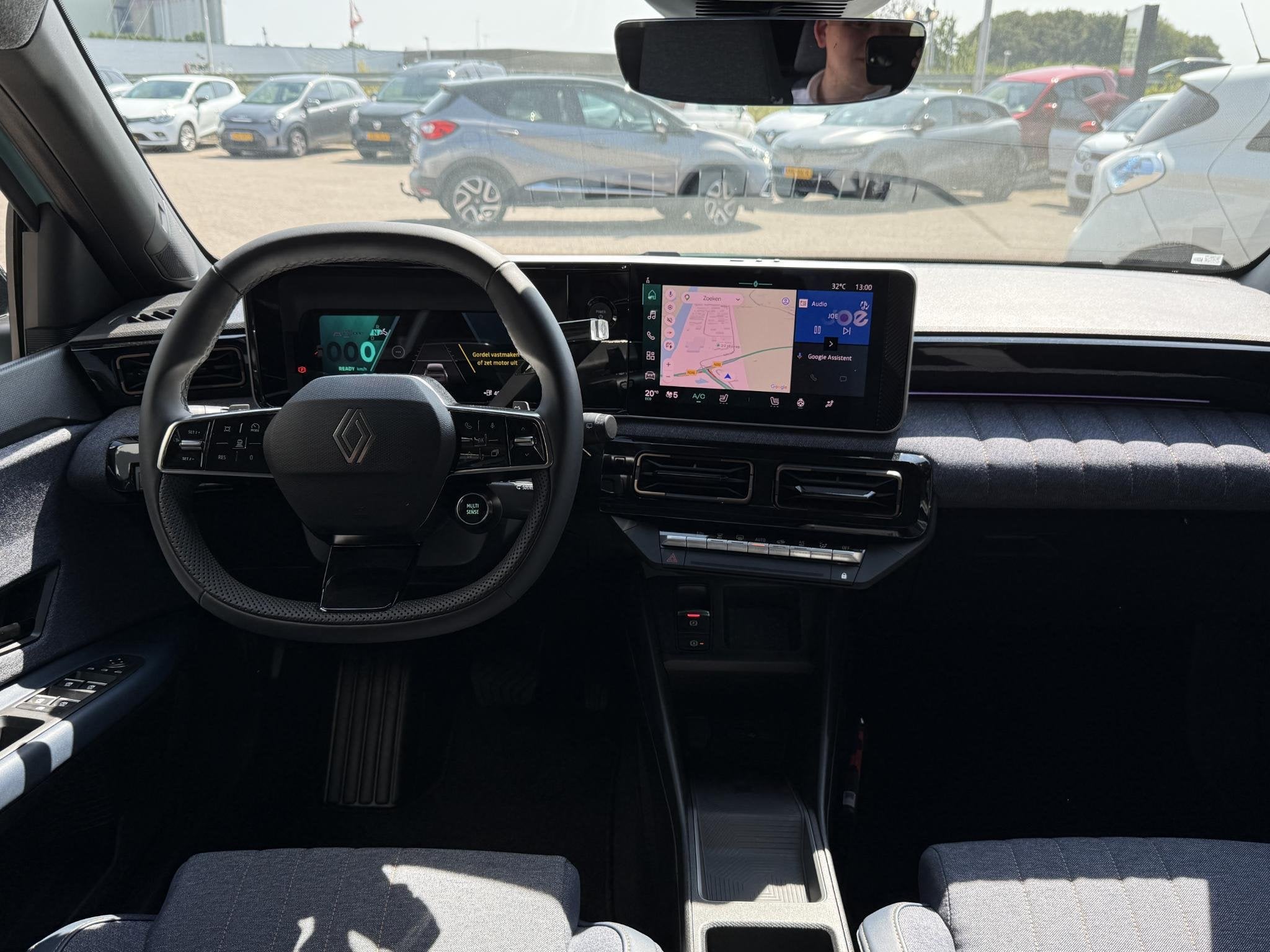 Renault 4 comfort range techno 52 kWh | Demo | Harman & Kard, Auto's, Renault, 750 kg, 150 pk, Blauw, Origineel Nederlands
