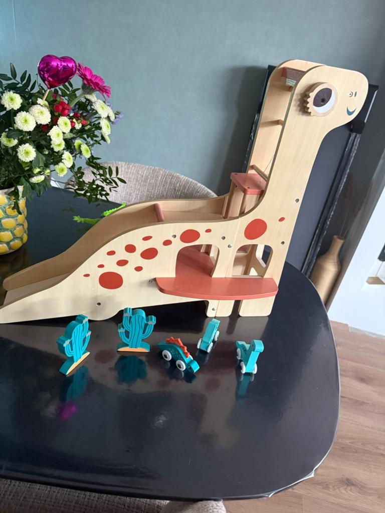 Janod Dino garage, Kinderen en Baby's, Speelgoed | Houten speelgoed, Ophalen, Zo goed als nieuw