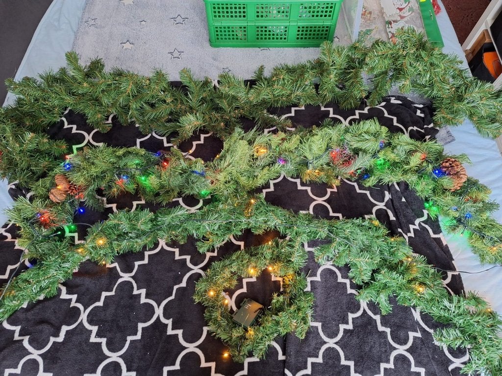 3x Kerstslingers en 1x kerstkrans (o.a. met verlichting), Ophalen, Zo goed als nieuw