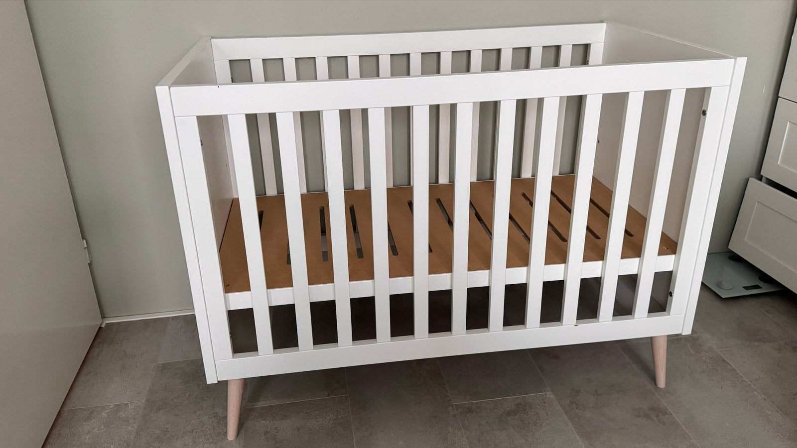 Europe Baby Sterre Ledikant - 60 x 120 cm Wit / Naturel, Kinderen en Baby's, Babywiegjes en Ledikanten, Ophalen of Verzenden, Gebruikt