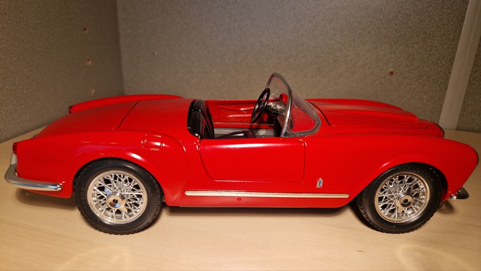 Lancia Aurelia B24 Spider Bburago 1:18 Rood Modelauto, Ophalen of Verzenden, Zo goed als nieuw, Auto, Overige merken