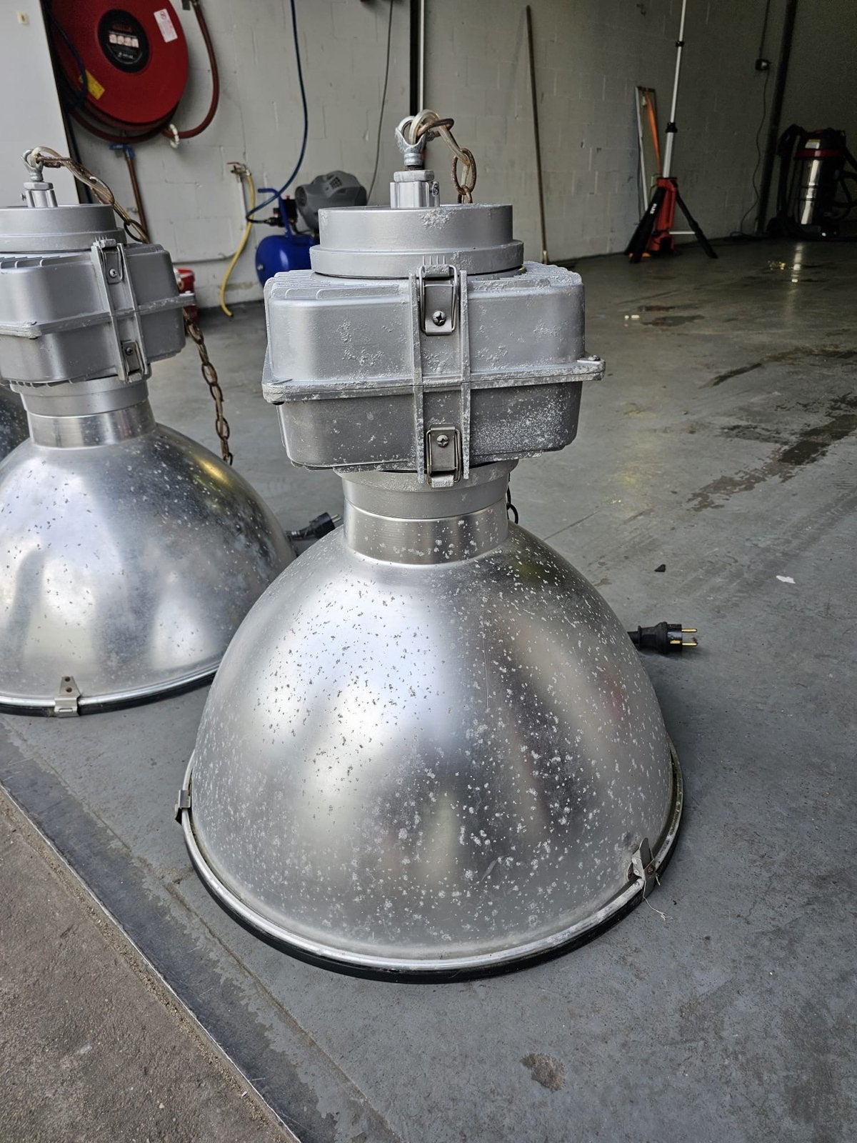 Industriële Grijze Metalen Glazen Hanglampen Mexlite Densi, Ophalen of Verzenden, Gebruikt, Metaal, E27 (groot)