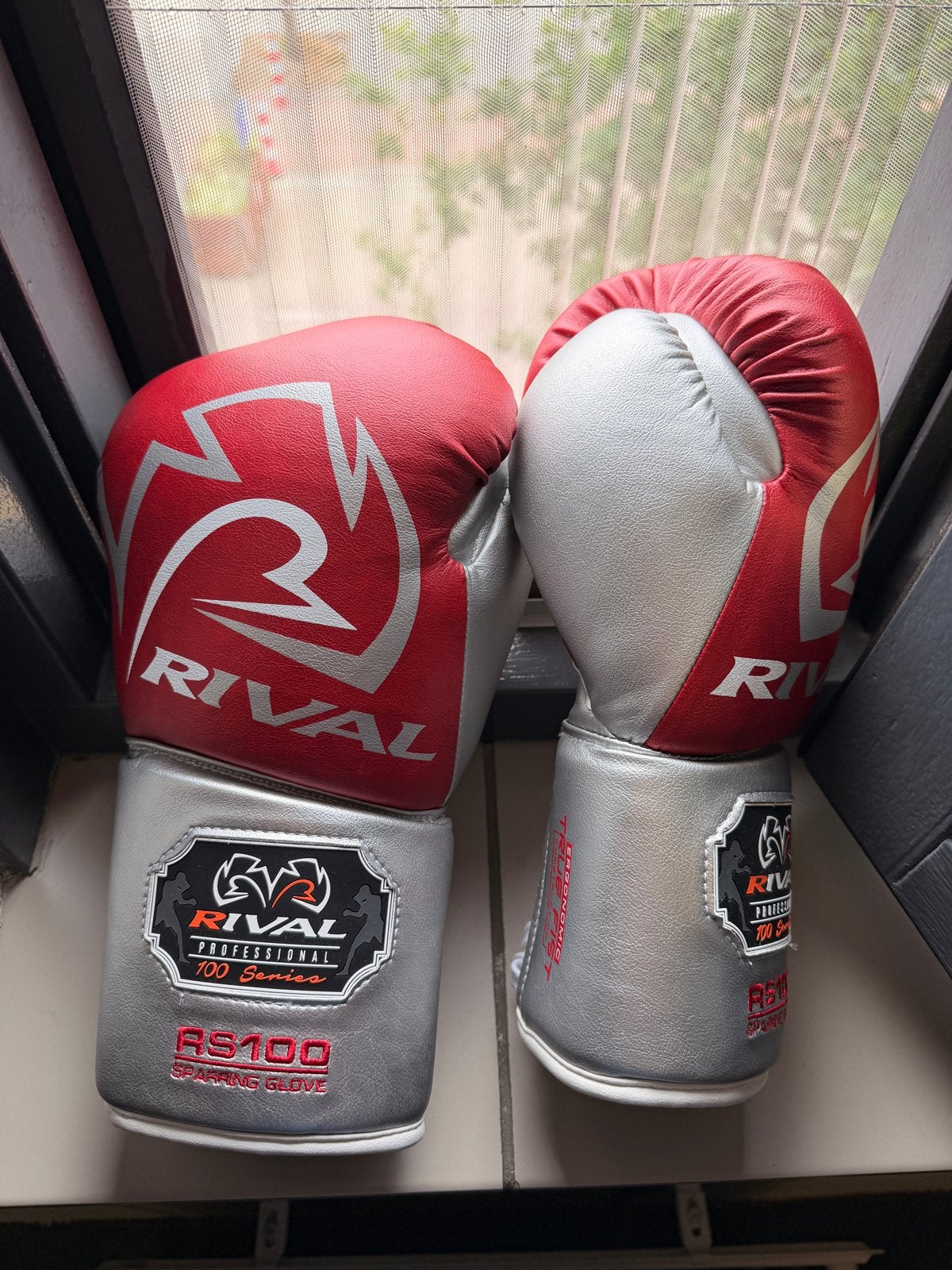 Rival RS100 Professional Sparring Bokshandschoenen, Ophalen of Verzenden, Zo goed als nieuw, Bokshandschoenen