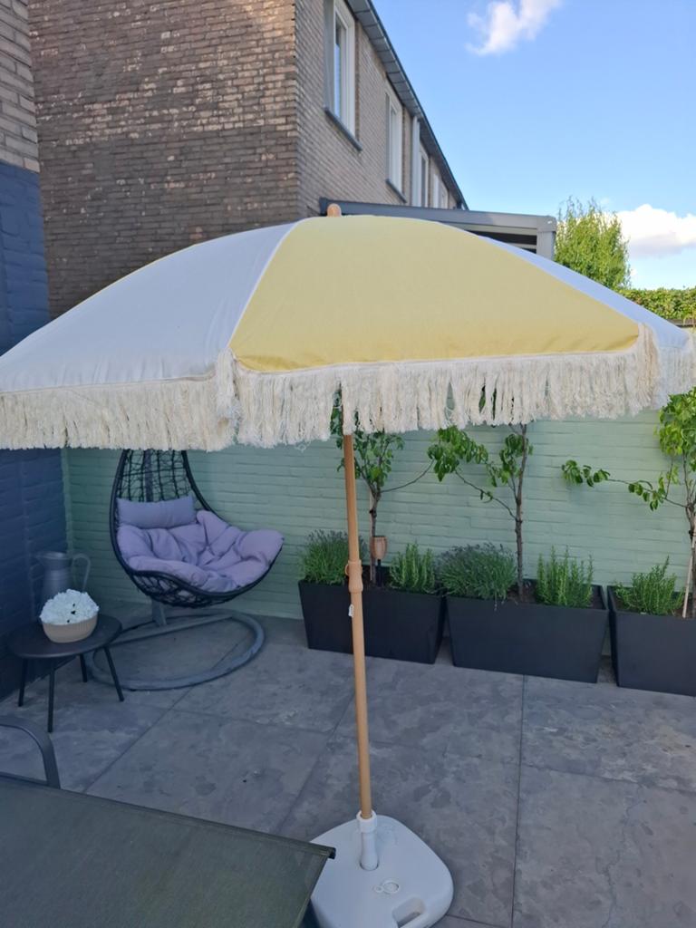 2 Nieuwe Gele Parasols met Franjes prijs per stuk, Tuin en Terras, Ophalen, Nieuw, Stokparasol