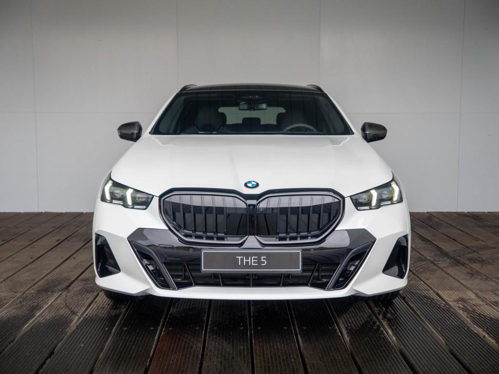 BMW 5 Serie Touring 520i | M Sportpakket | M Sportpakket Pro, Automaat, Wit, Nieuw, 5-Serie