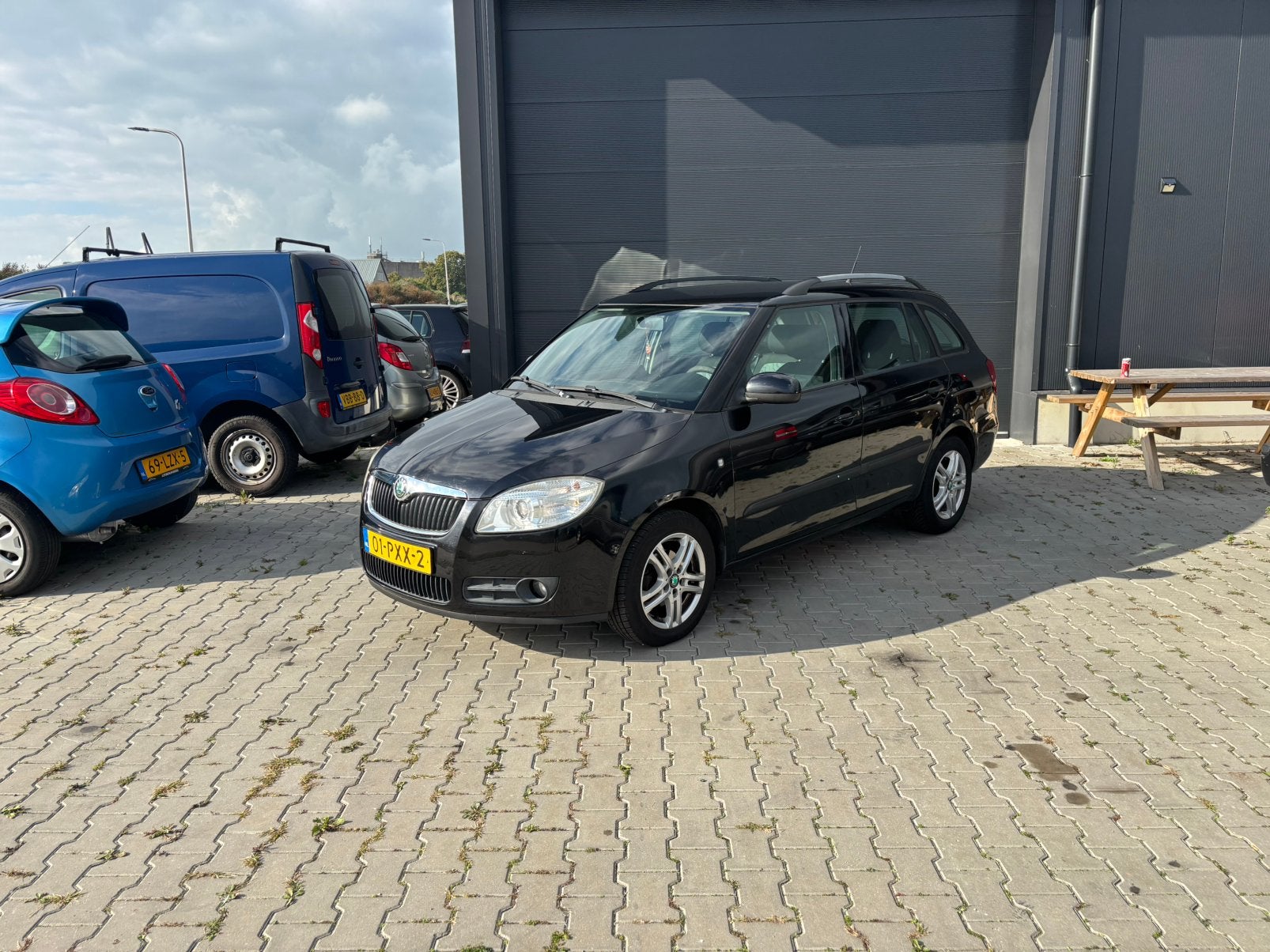 Skoda Fabia 1.2 51KW Combi 2010 Zwart, Auto's, Voorwielaandrijving, 450 kg, 40 €/maand, 1198 cc