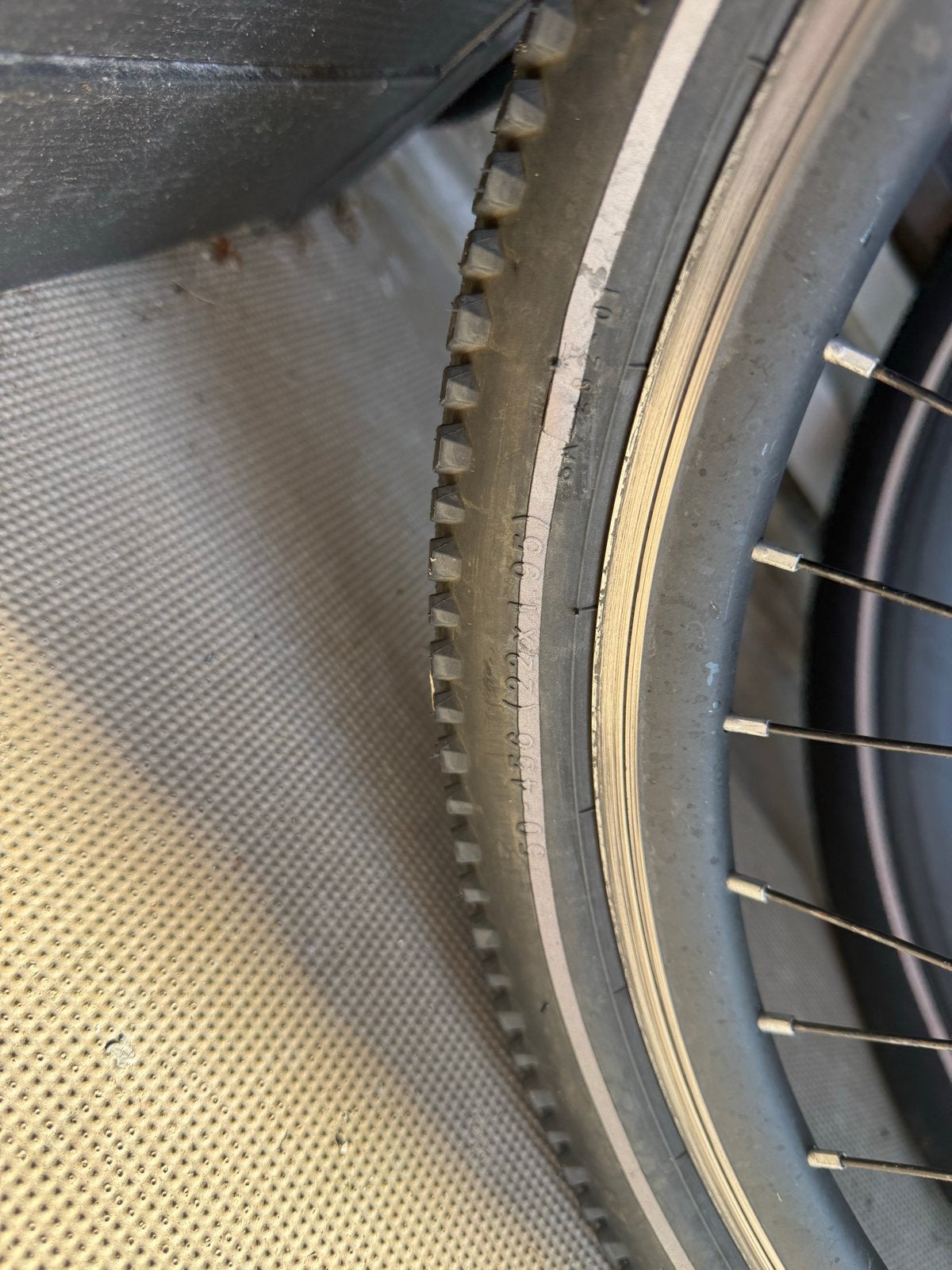 Foto 5 van Alpina Trial 22 inch - Zo goed als nieuw