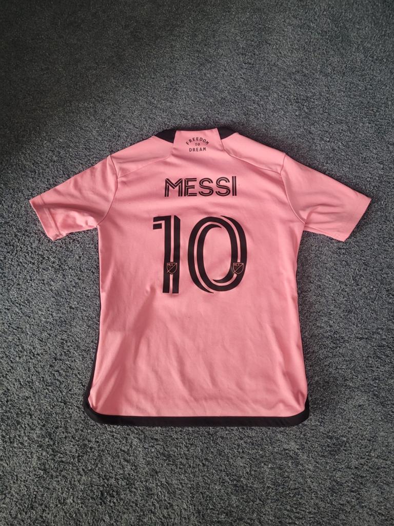 Messi Inter Miami shirt nummer 10 maat 140, Adidas, Verzenden, Jongen of Meisje, Sport- of Zwemkleding