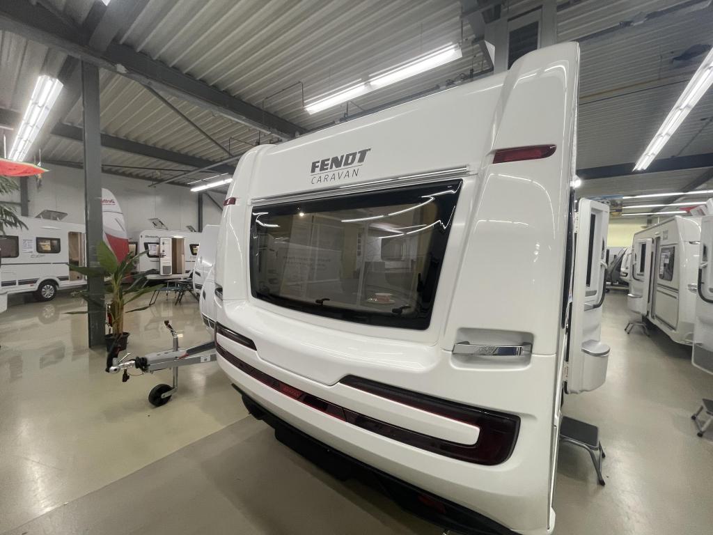 Fendt Apero 495 SFB +2000kg+tapijtset+Decopakket Plus+Slaaps, Caravans en Kamperen, Caravans, Rondzit, Overige typen, Bedrijf