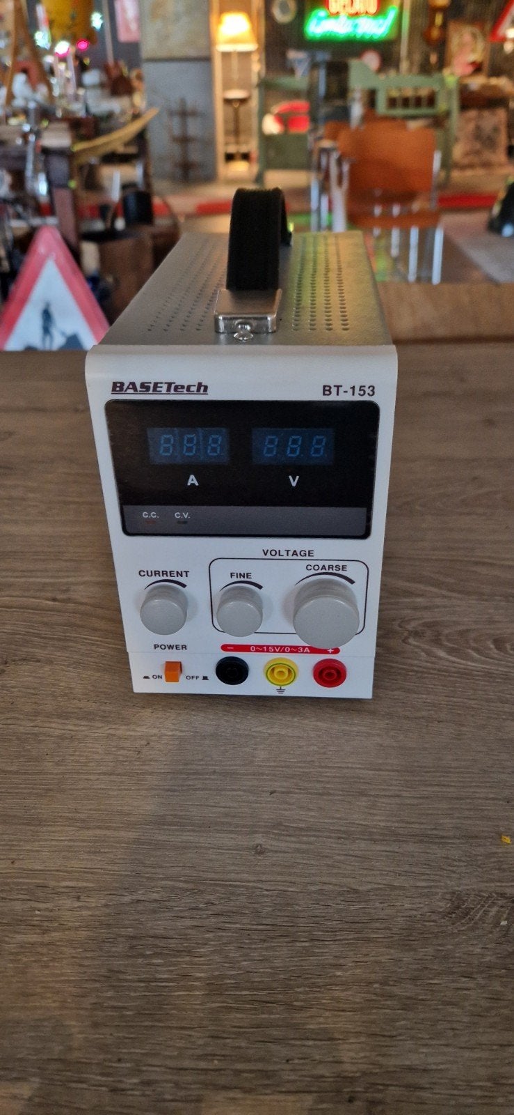 Labvoeding Basetech BT-153, Basetech, Gebruikt, Onbekend, Ophalen of Verzenden