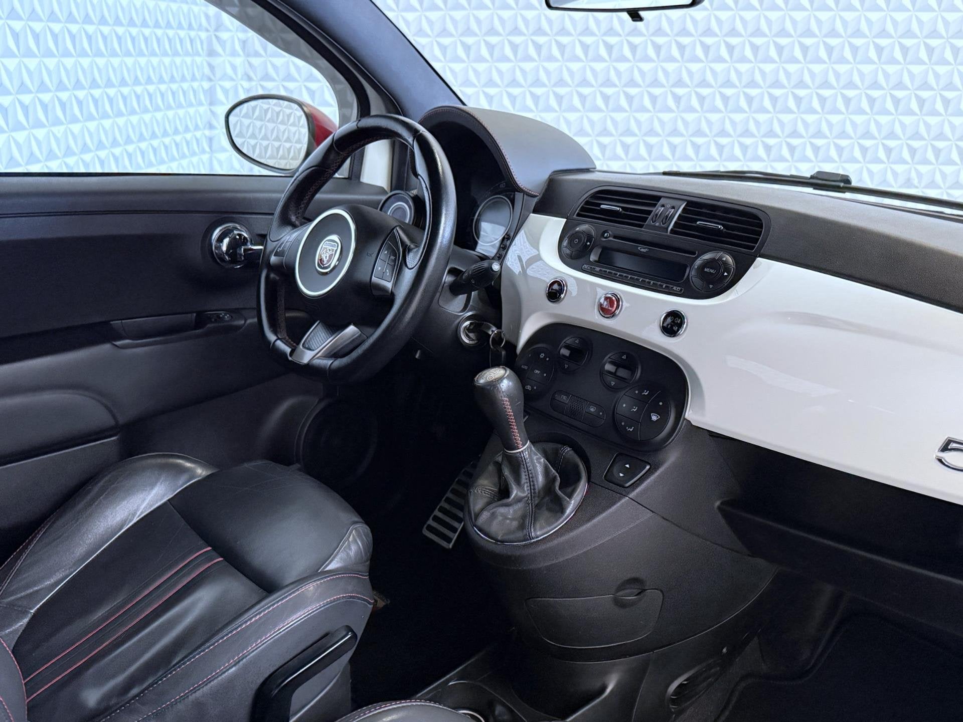 Fiat 500 1.4-16V Abarth Origineel NL-AUTO / 176.000km (2008), Voorwielaandrijving, Zwart, 4 cilinders, Wit