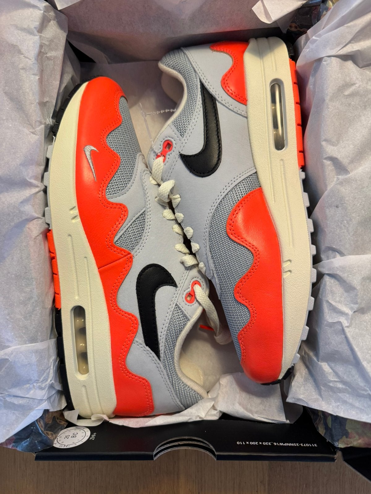 Nike Air Max 1 Patta Waves 'Hyper Crimson'. Maat 42., Overige kleuren, Nieuw, Ophalen of Verzenden, Sneakers of Gympen