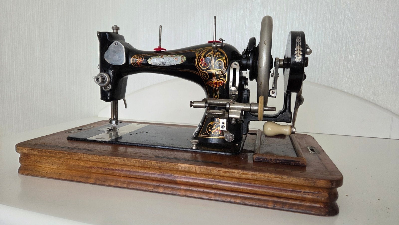 Antieke Naaimachine met Houten Koffer - Decoratief Stuk, Ophalen of Verzenden