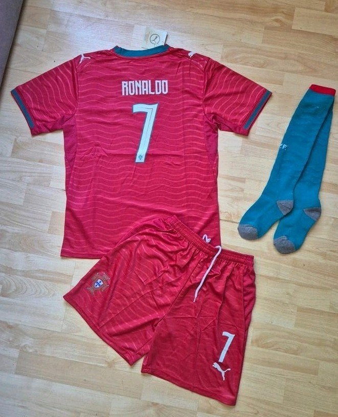 Portugal Christiano Ronaldo voetbaltenue Kids 146-152, Verzenden, Jongen of Meisje, Puma, Nieuw