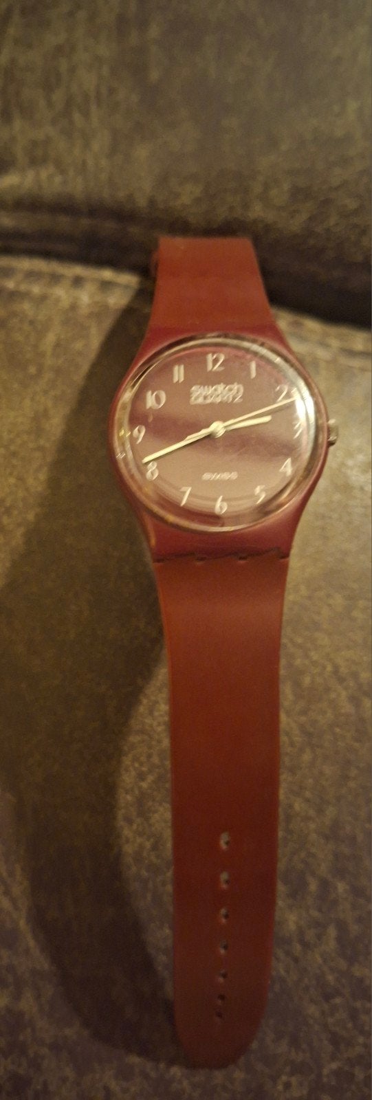 Swatch Polshorloge Rood - Klassiek en Tijdloos Design, Kunststof, Gebruikt, Polshorloge, Swatch