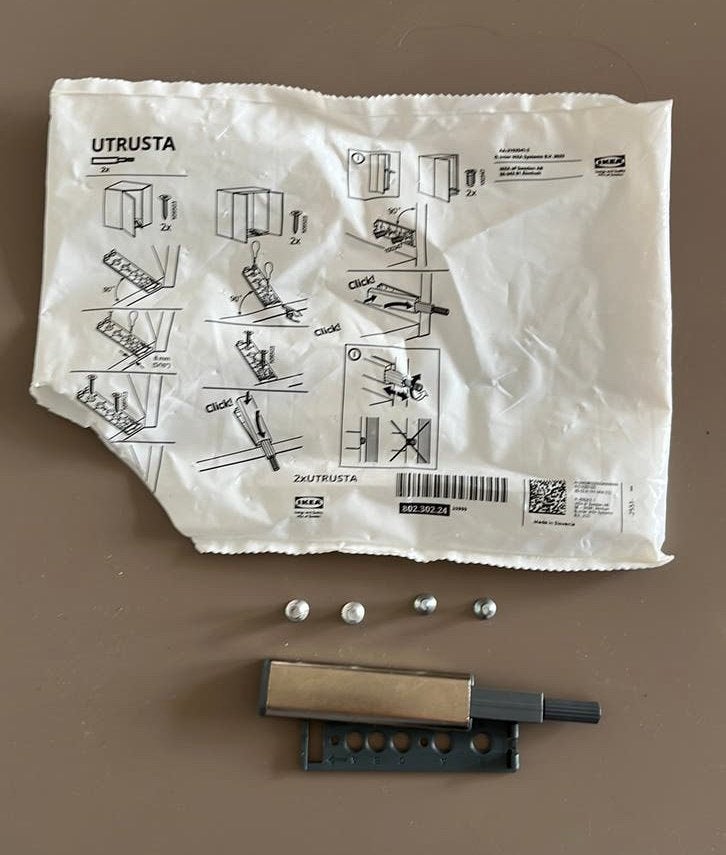 Utrusta drukbeslag ikea 1x, Doe-het-zelf en Verbouw, Hang- en Sluitwerk, Ophalen of Verzenden, Nieuw, Rvs, Scharnier