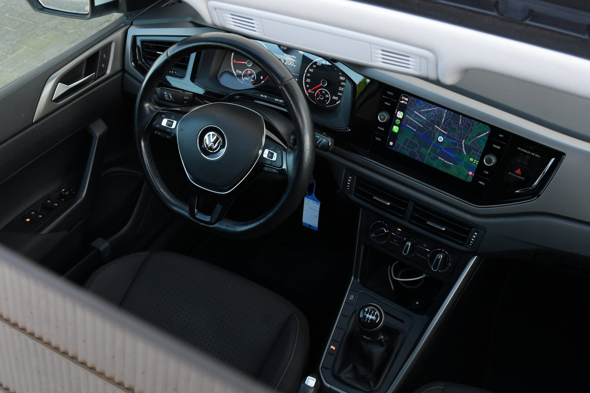 Volkswagen Polo 1.0 TSI 140 PK PANO|ACC|CARPLAY, Voorwielaandrijving, 1045 kg, Met garantie (alle), Wit
