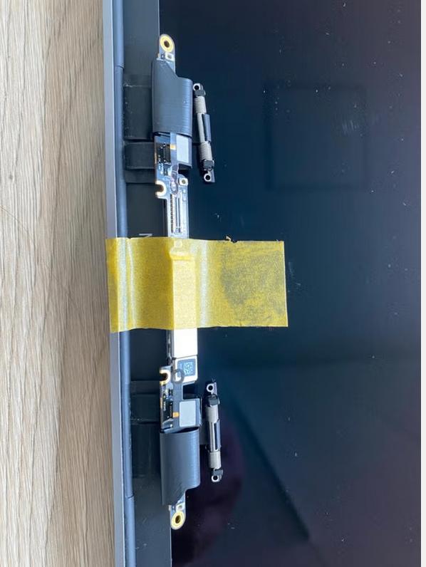 scherm voor Macbook Pro13" 2020 backlight kabel stuk, Computers en Software, Monitoren, Full HD, Ophalen of Verzenden, Niet werkend