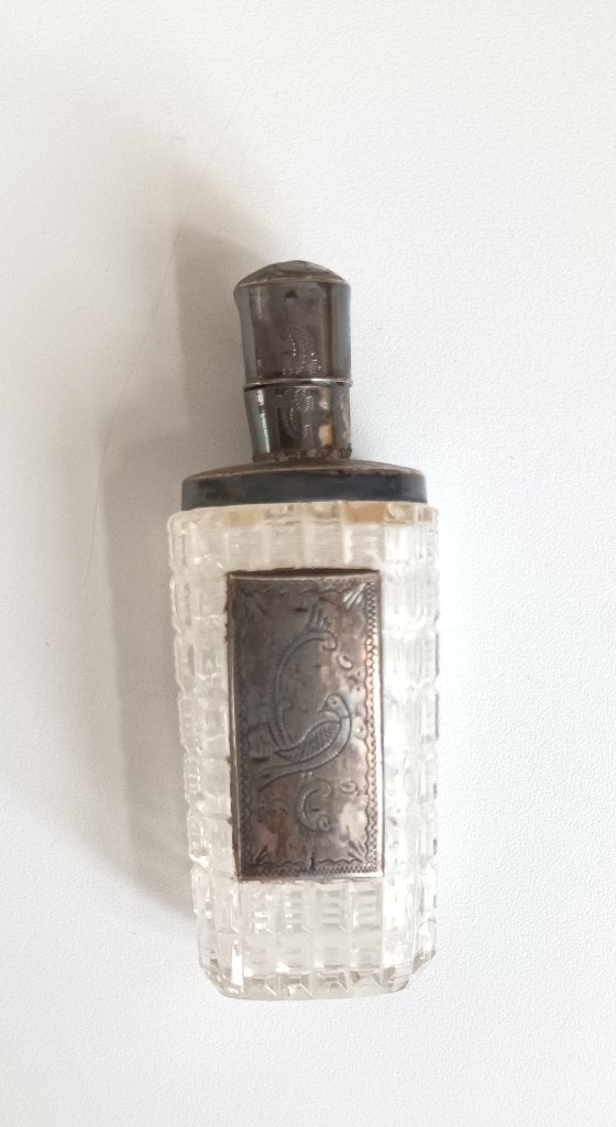 Antiek Kristal Parfumflesje met zilver dop kraag plaatje voo, Ophalen of Verzenden, Goud
