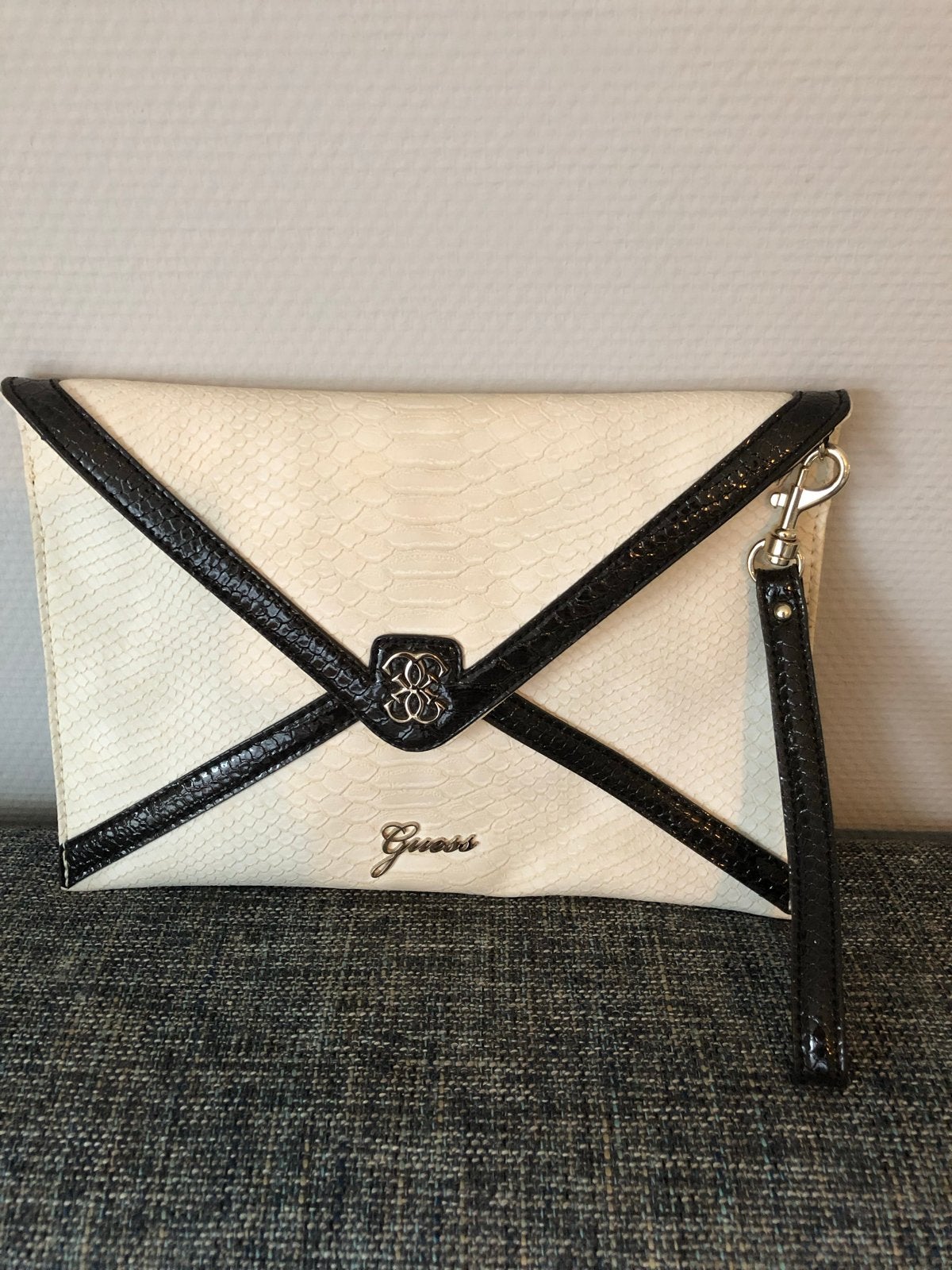 Guess clutch tasje met slangenprint, Ophalen of Verzenden, Gebruikt, Wit, Avondtasje