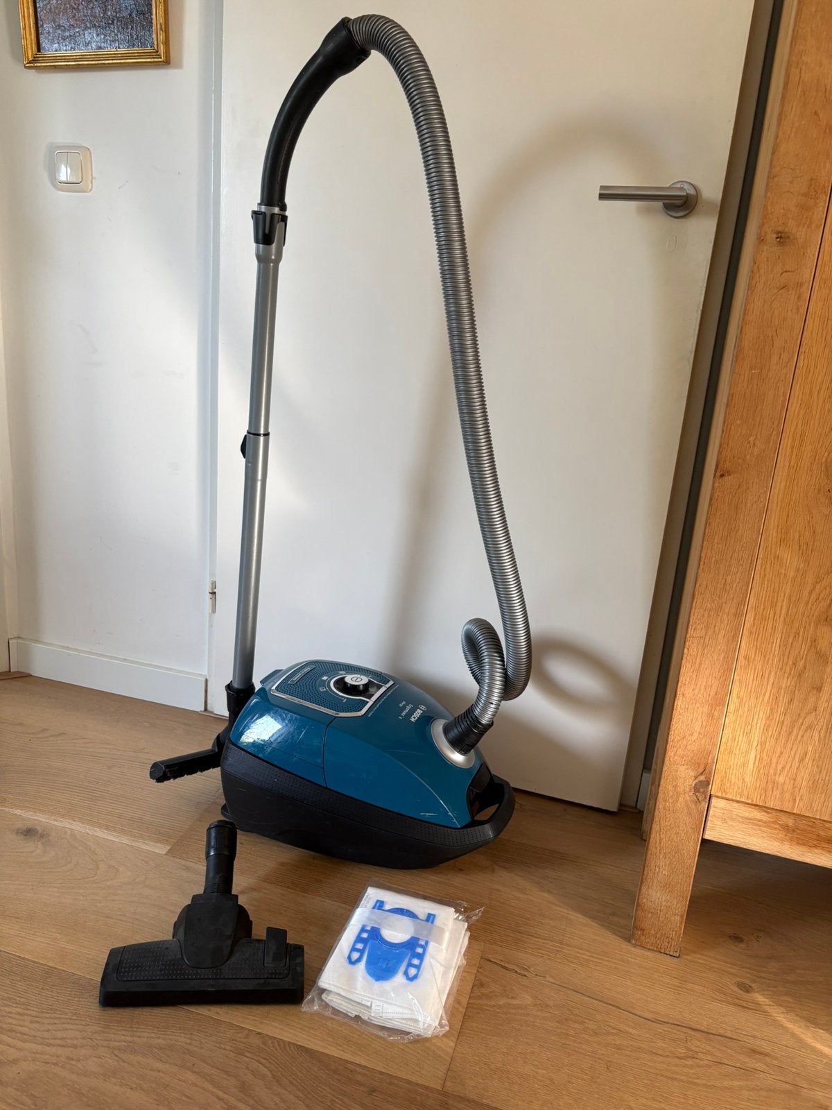 Fijne Bosch Ergomaxx’x Allergy stofzuiger, Bosch, Zo goed als nieuw, Geschikt voor harde vloeren, Sledestofzuiger