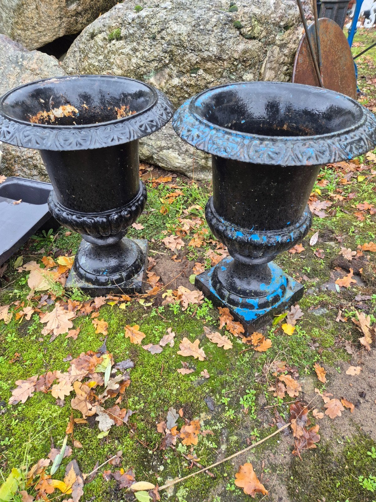 SET VAN 2x ZWARTE FRANSE GIETIJZER LOUVRE VAAS GEEN SOKKEL, Tuin en Terras, Ophalen