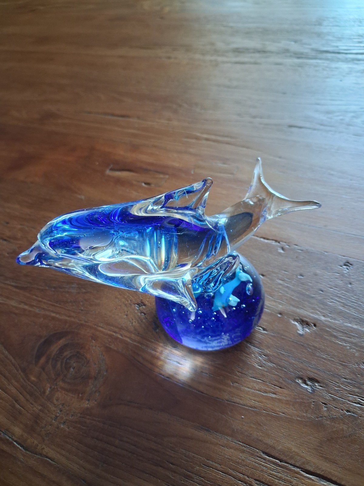 Glazen dolfijn met blauwe bol - decoratief beeldje, Ophalen
