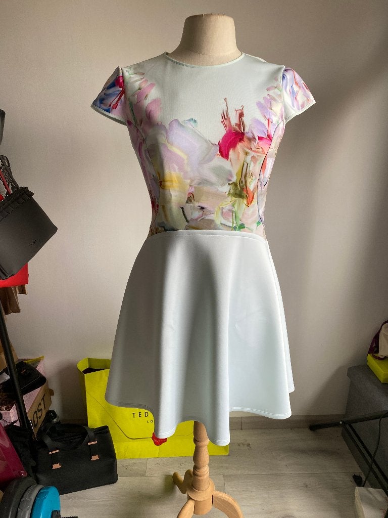 Ted Baker A-lijn jurk Rivana bloemen - Maat 3 (38/40), Kleding | Dames, Maat 38/40 (M), Wit, Ophalen of Verzenden, Zo goed als nieuw