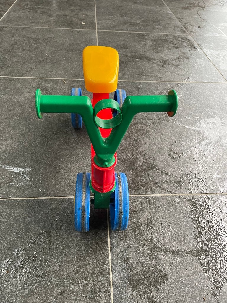 Foto 2 van Loopfietsje