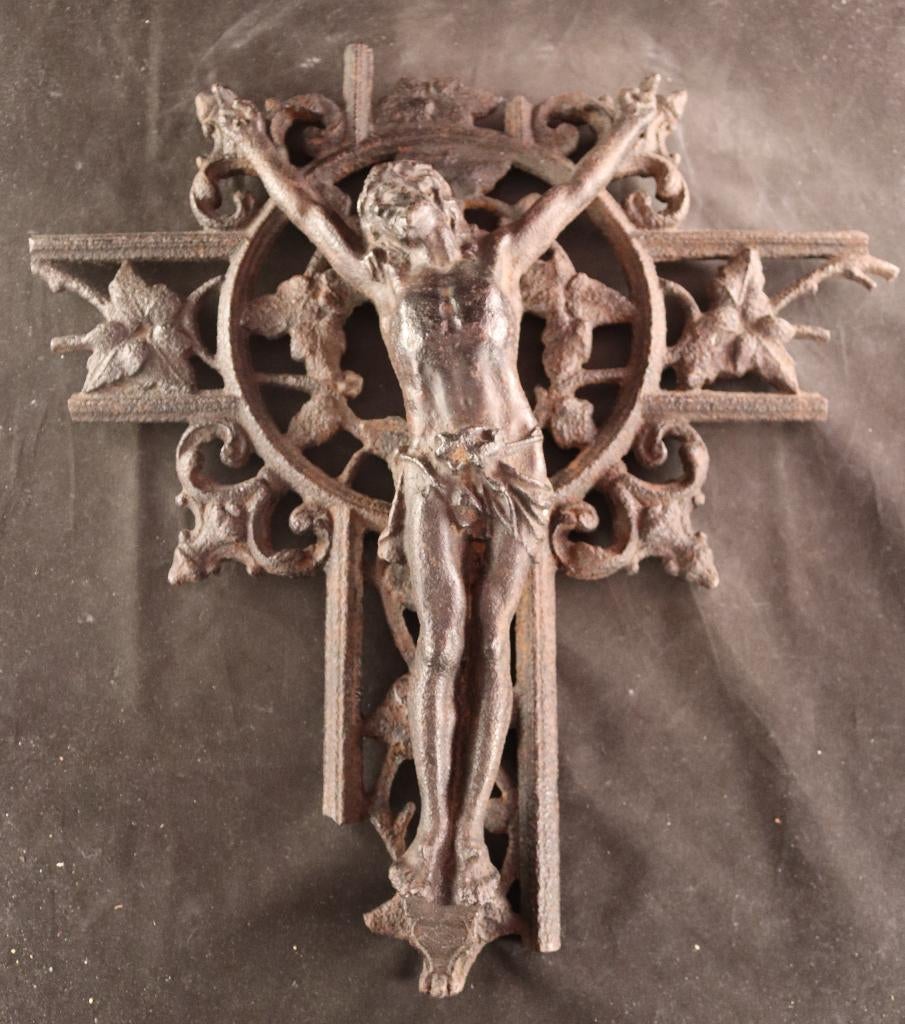 Antieke gietijzeren crucifix, Ophalen of Verzenden